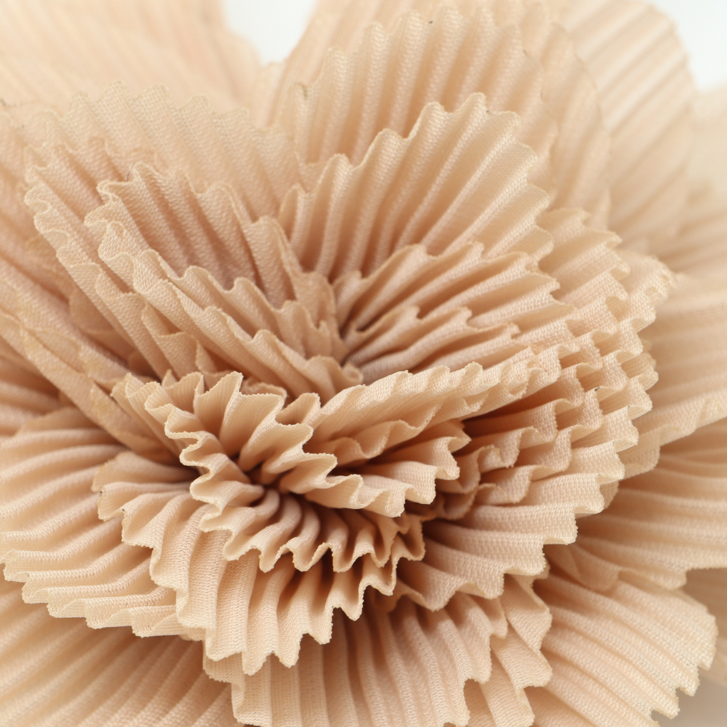Nude fascinator With Hairclip